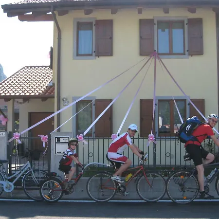 Ai Pellegrini Panzió Villa Santina